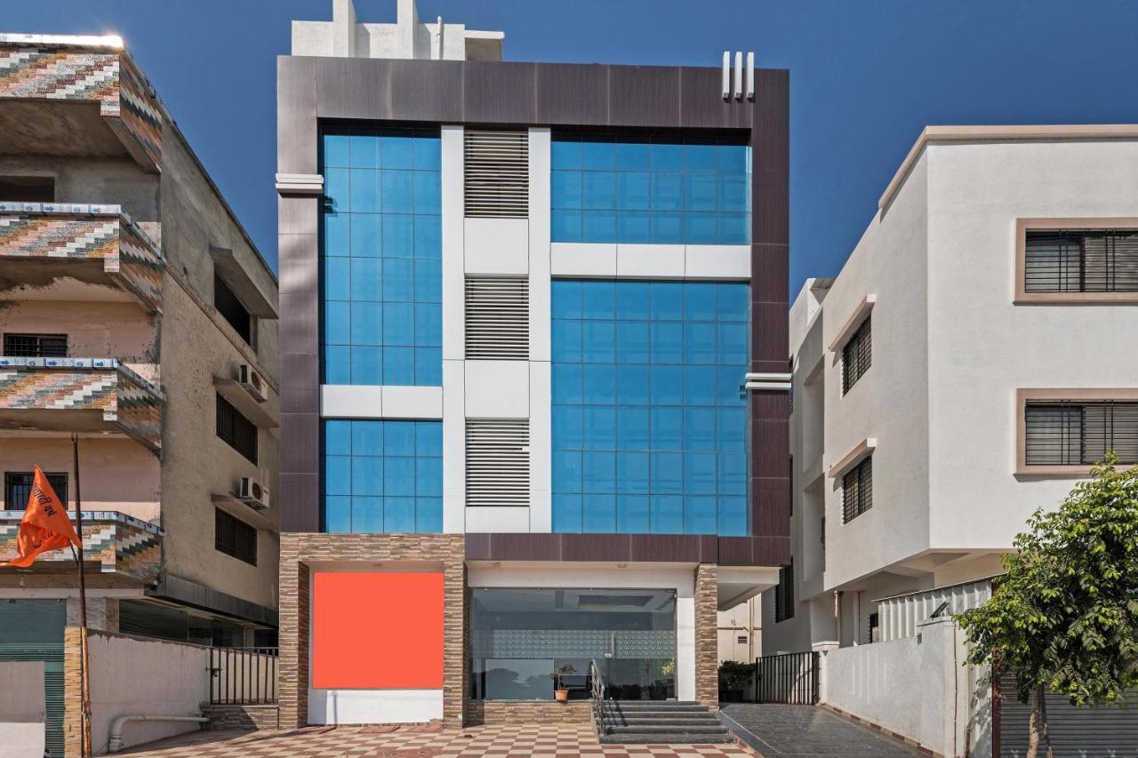 Oyo Flagship 19196 Shree Sai Niladri Residency Shirdi Zewnętrze zdjęcie